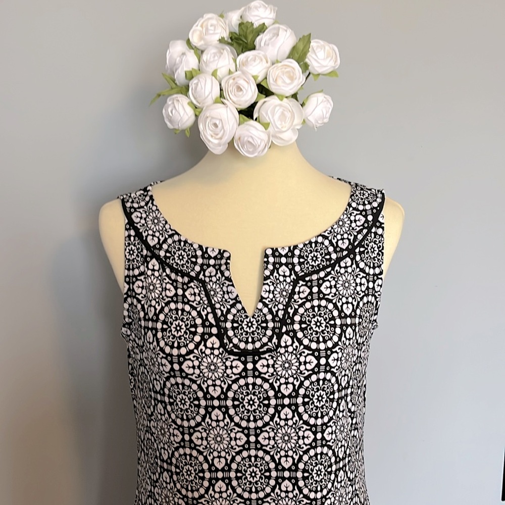 WHBM Dress.  Pre owned.  Size Medium.
